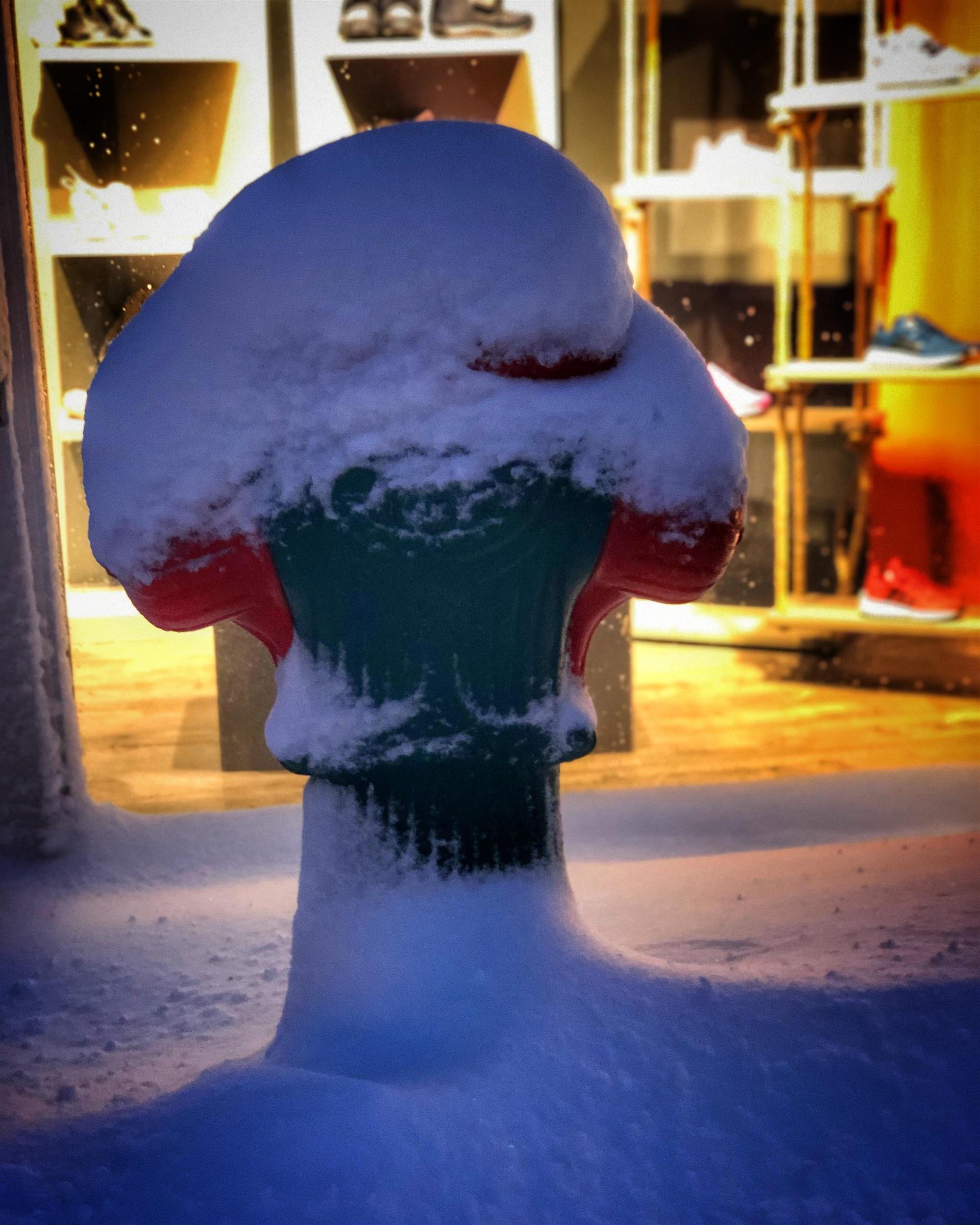 Snødekt brannhydrant